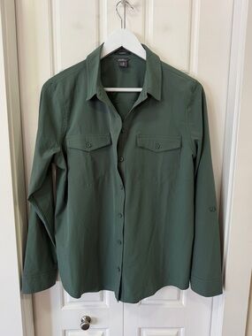 Eddie Bauer Women's Departure Shirt | Dark Green | Medium